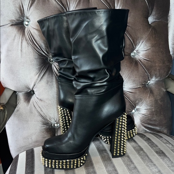 🖤🐝 ✨ Azalea Wang Black Gold Studded Slouchy Platform Mid-Calf Boots - Picture 7 of 10